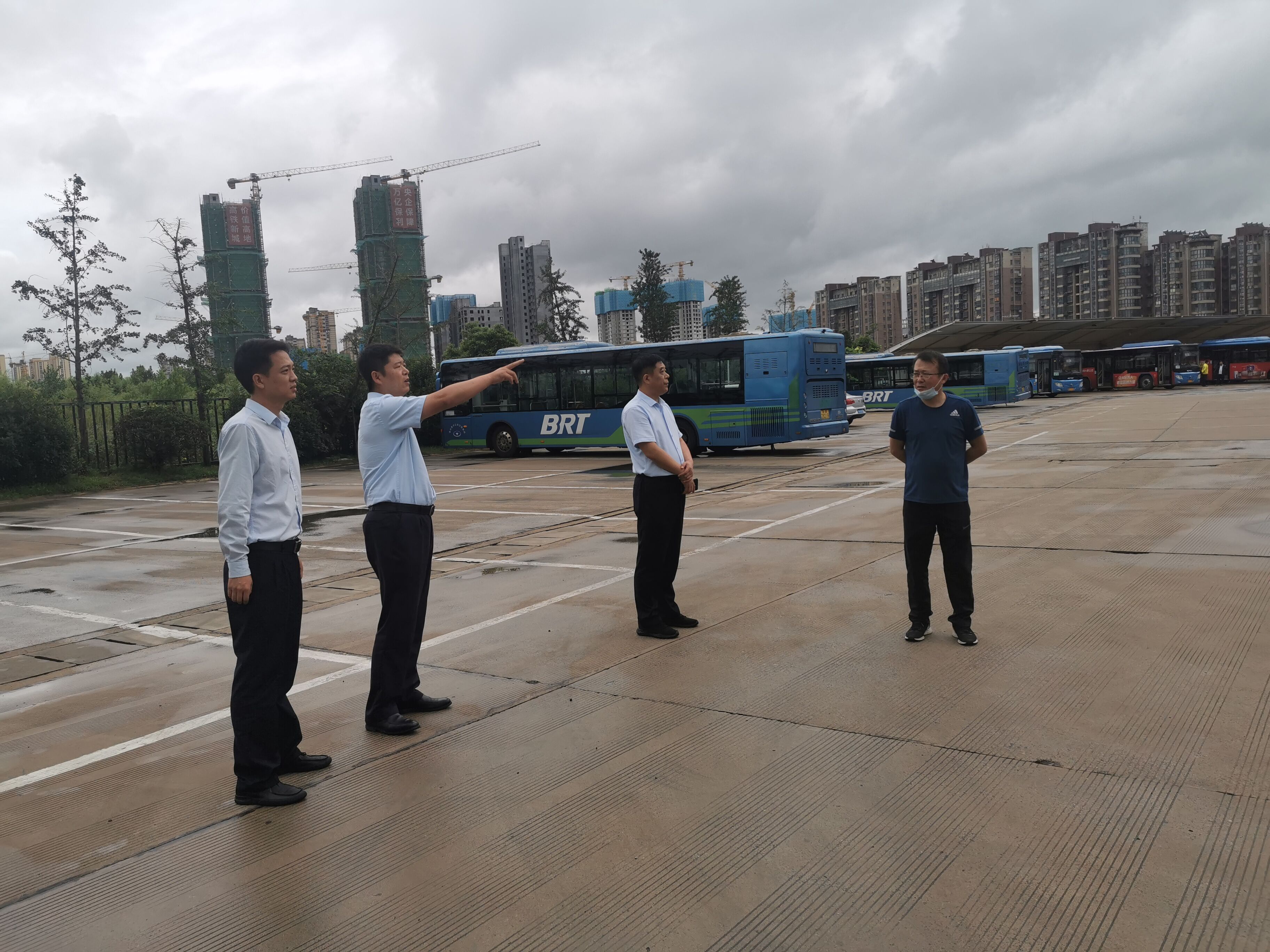 全面部署，嚴(yán)陣以待，公交集團(tuán)全力做好臺風(fēng)“梅花”防御工作
