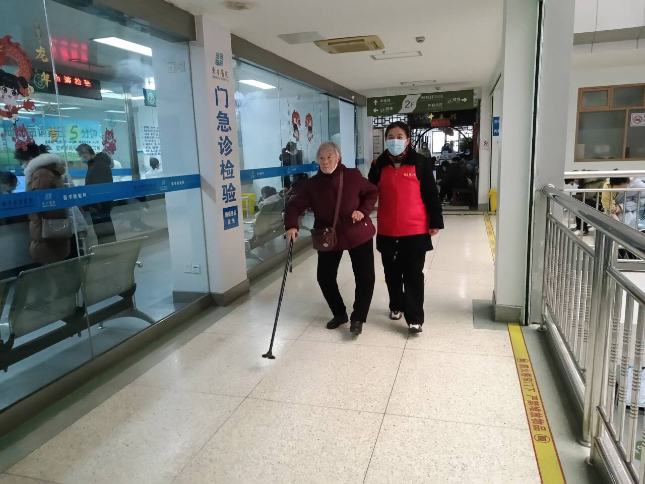 助老暖人心，錦旗表感謝--公交集團(tuán)B3線志愿服務(wù)獲肯定