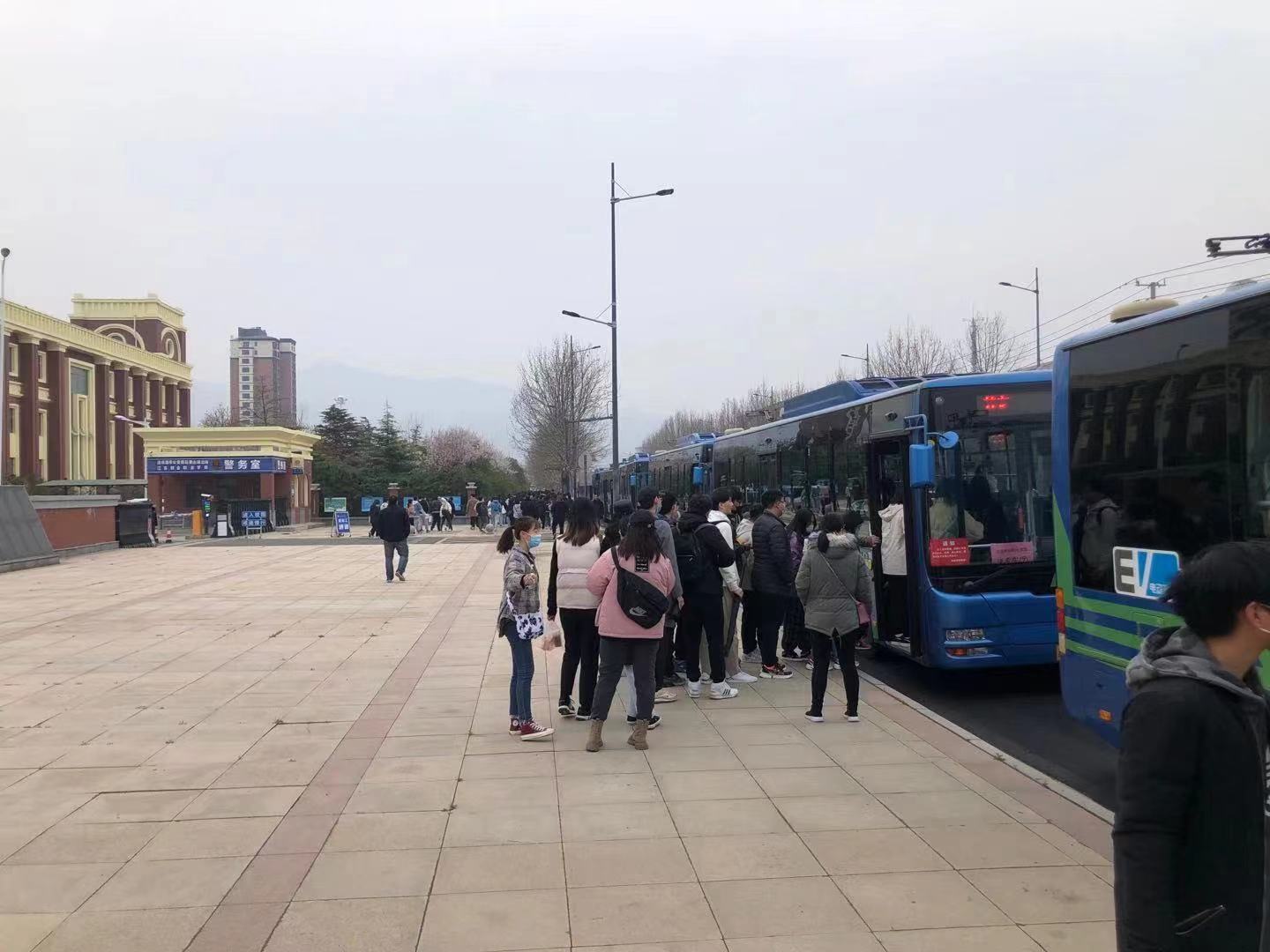 快速公交事業(yè)部圓滿完成江蘇財(cái)會職業(yè)學(xué)院定制公交運(yùn)輸任務(wù)