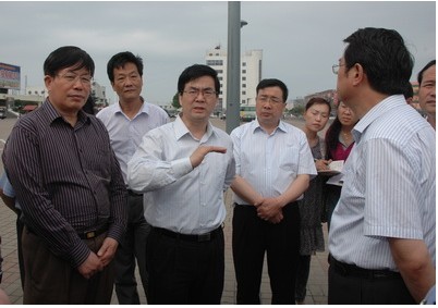 楊省世市長(zhǎng)視察海通公交公司