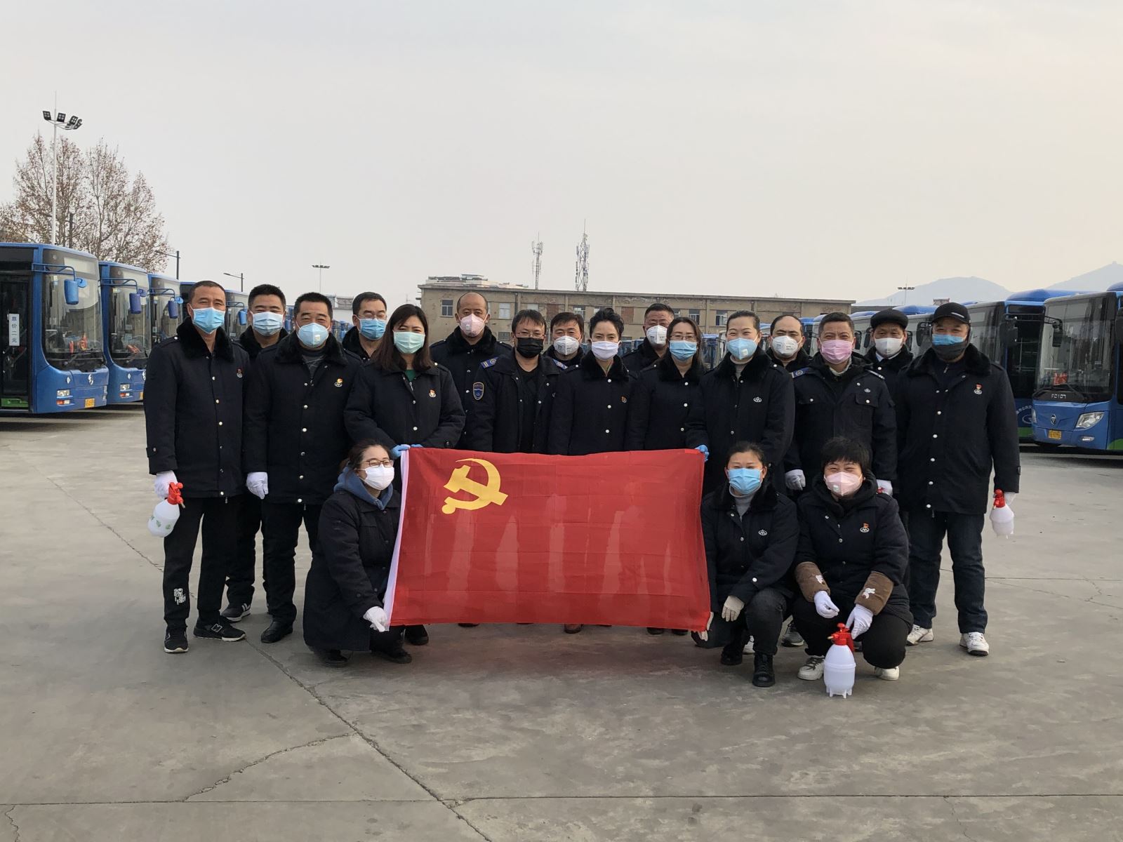 堅守一線，用行動譜寫了一曲“愛的奉獻”