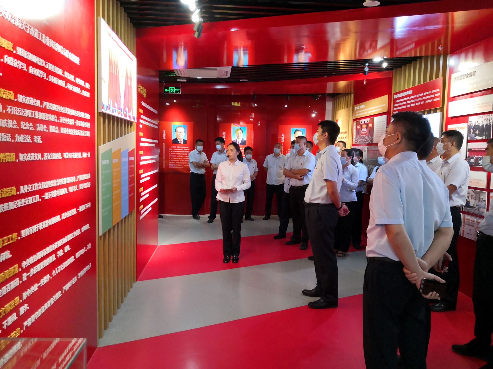 公交集團(tuán)組織參觀東海縣“廉潤(rùn)晶都”廉潔警示教育基地