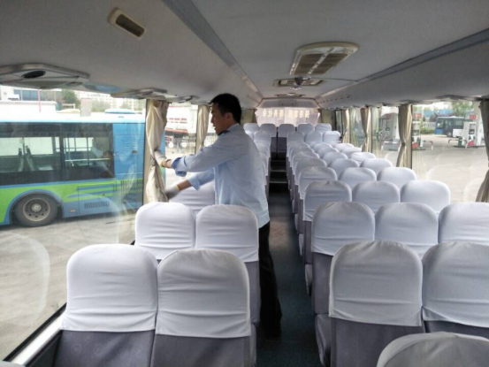 公交佳連公司提升服務水平 創(chuàng)建文明行業(yè)