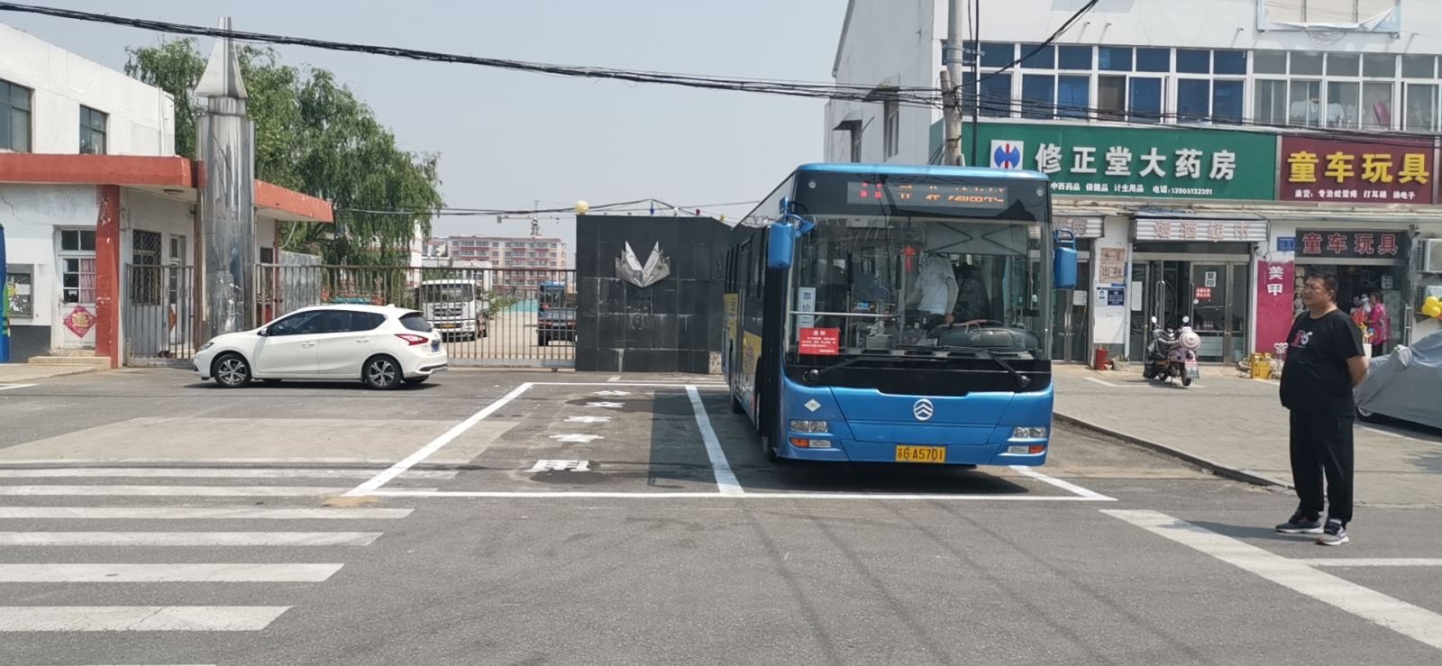 公交集團(tuán)公交事業(yè)一部積極對(duì)接浦南 鎮(zhèn)政府  規(guī)劃浦南公交?？奎c(diǎn)