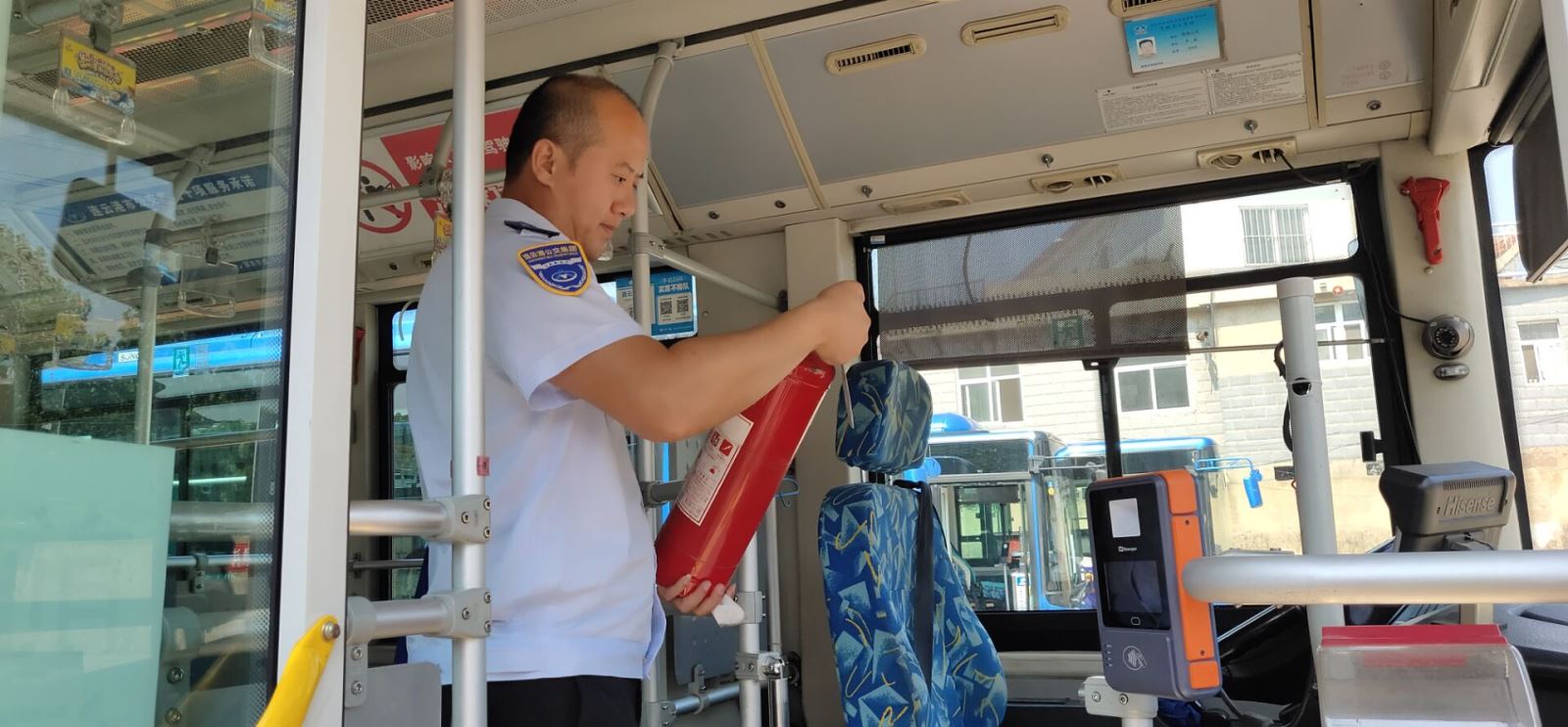 公交集團(tuán)公交事業(yè)一部開(kāi)展停車場(chǎng)站安全隱患大排查活動(dòng)