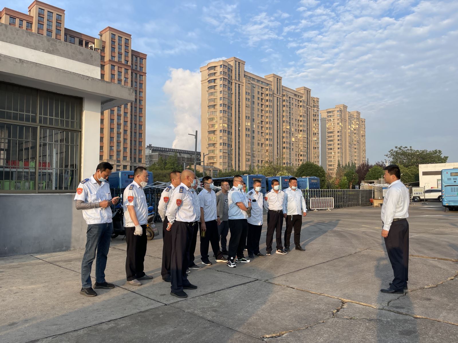 公交集團(tuán)快速公交事業(yè)部圓滿(mǎn)完成中考定制班車(chē)任務(wù)