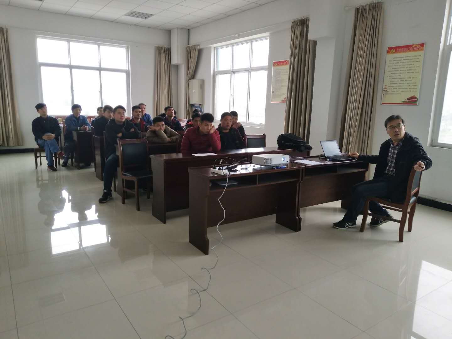 公交集團維修公司、大浦保養(yǎng)廠舉辦技能知識培訓活動