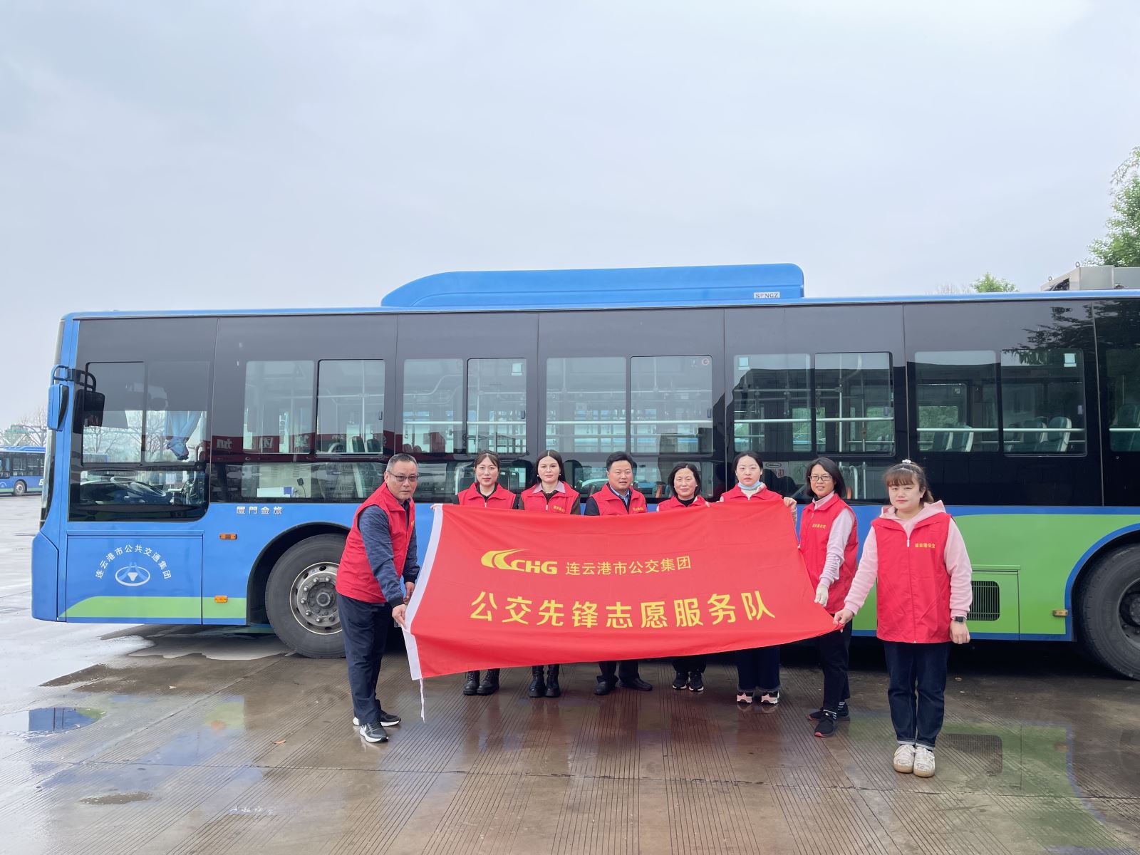 “弘揚勞模精神，立足崗位做貢獻” 快速公交事業(yè)部開展志愿活動