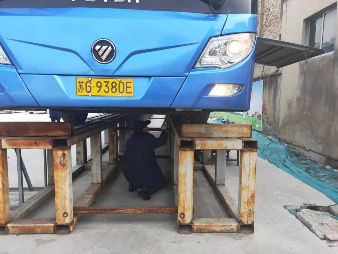 公交集團(tuán)公交事業(yè)一部開(kāi)展車(chē)輛安全機(jī)務(wù)大排查