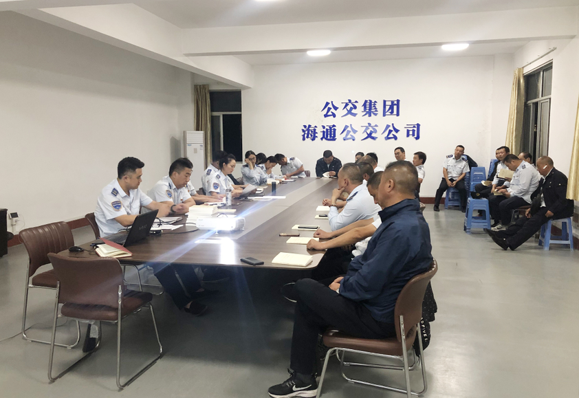 公交集團公交事業(yè)部黨總支、黨支部開展“初心是什么、使命干什么、奮斗比什么”主題黨日活動