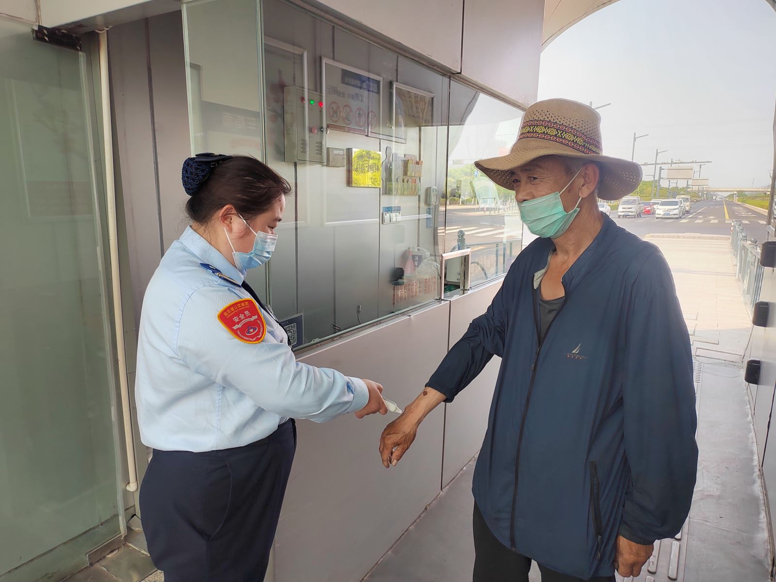 暖心服務，讓老人熱淚盈眶