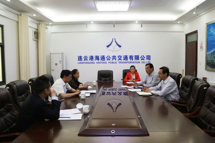 市交通控股集團(tuán)創(chuàng)衛(wèi)督查組對(duì)海通公交創(chuàng)衛(wèi)開(kāi)展工作進(jìn)行現(xiàn)場(chǎng)督查