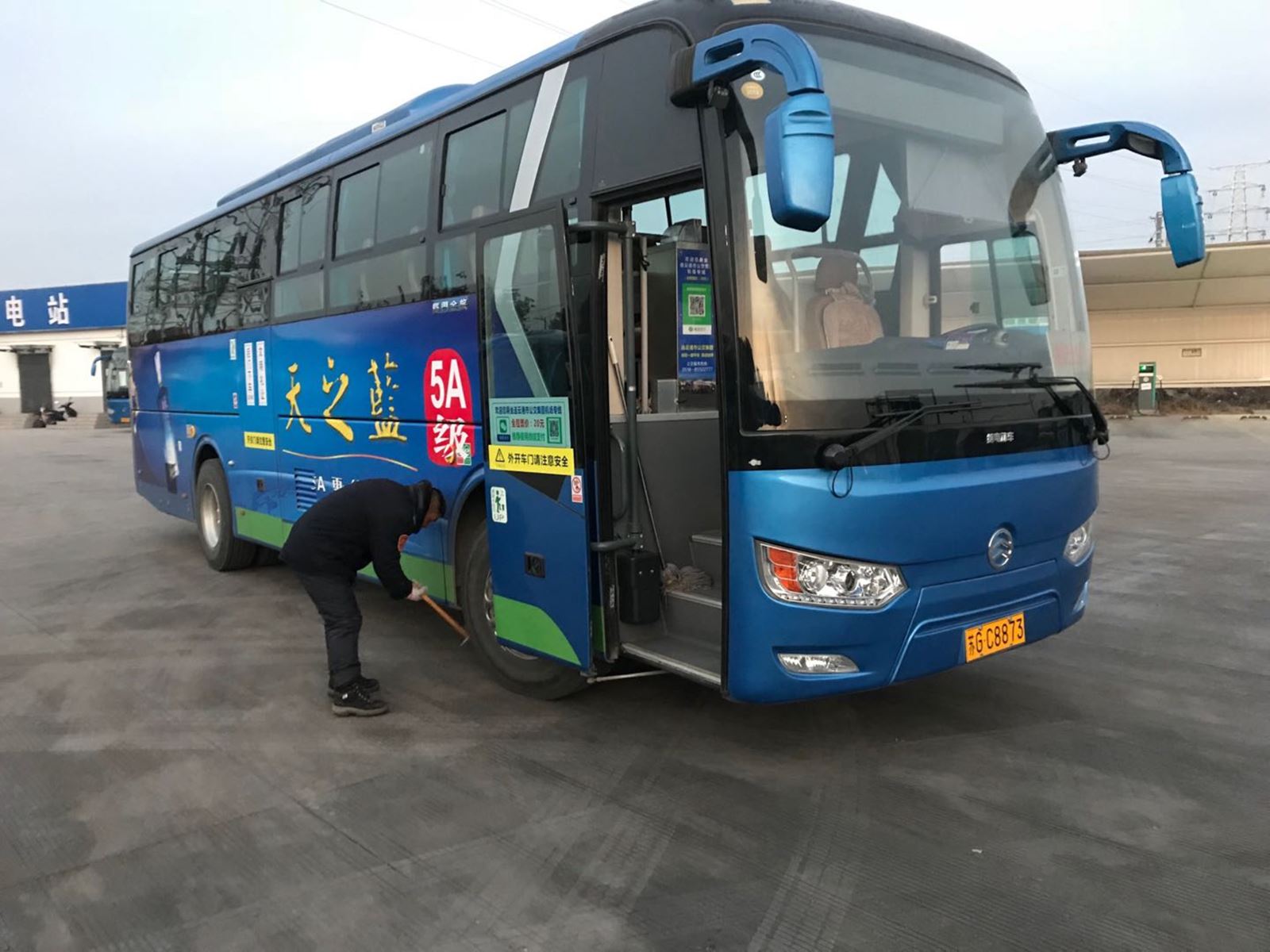 公交集團經營發(fā)展事業(yè)部開展行車安全專項檢查