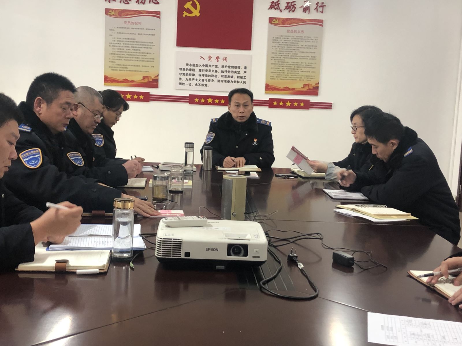 公交集團(tuán)快速公交事業(yè)部召開黨員學(xué)習(xí)筆記點(diǎn)評會(huì)