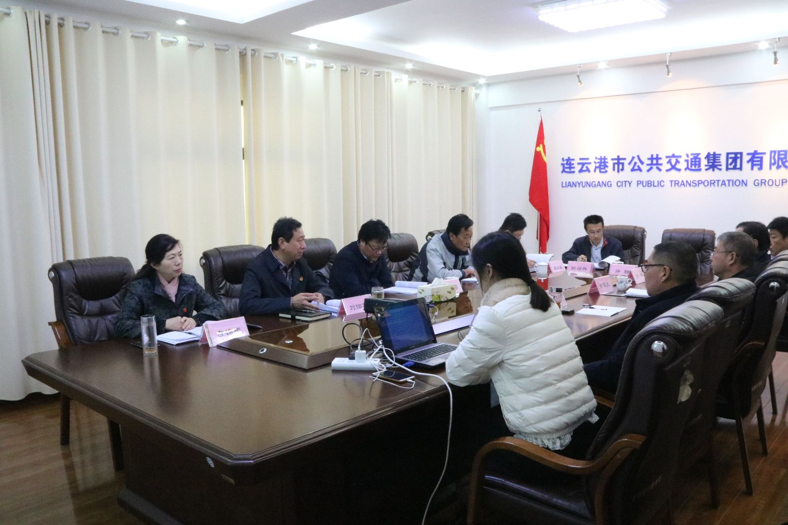 海通公交公司召開第三屆第二次董事會(huì)、監(jiān)事會(huì)